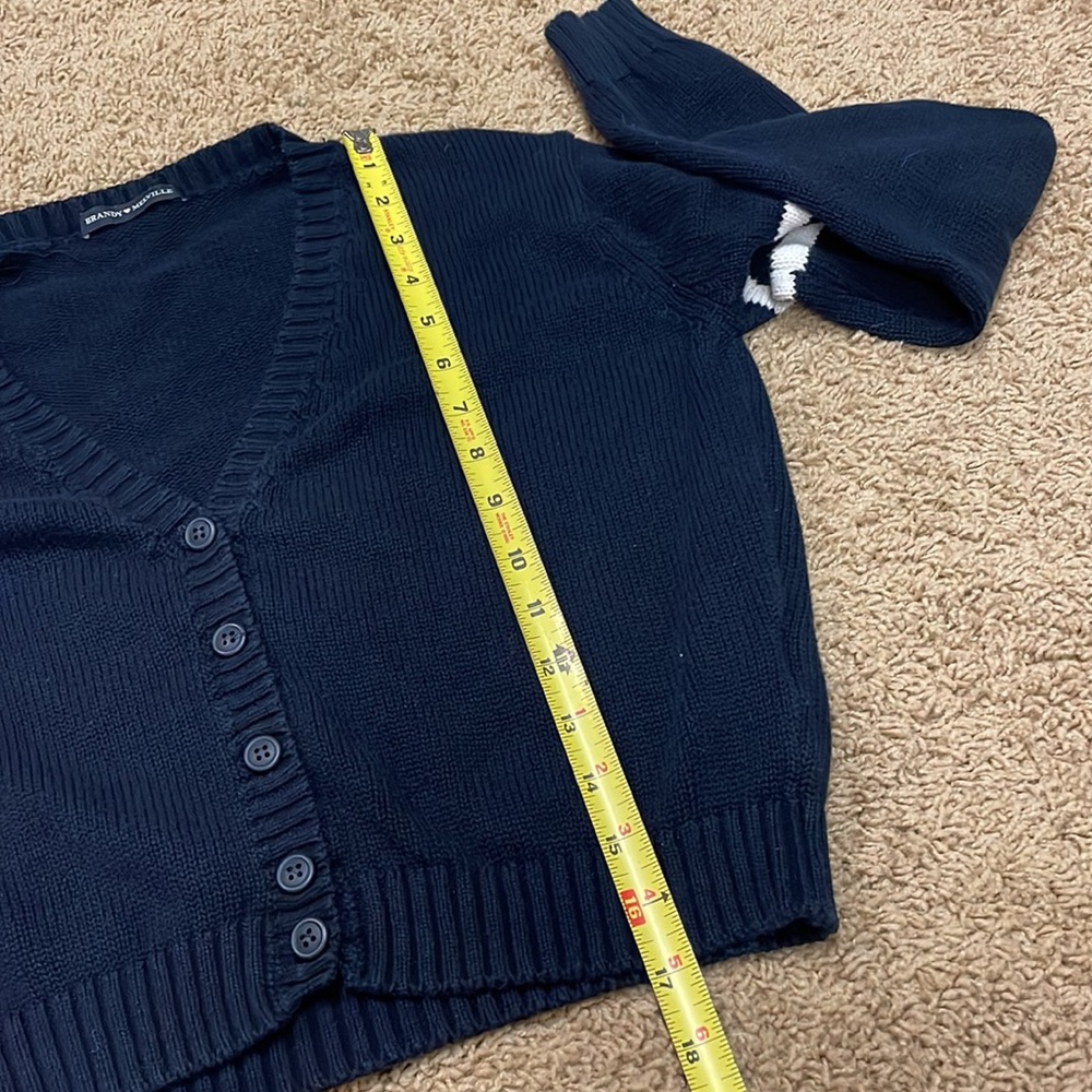 Brandy Melville crop button up sweater - Picture 5 of 6